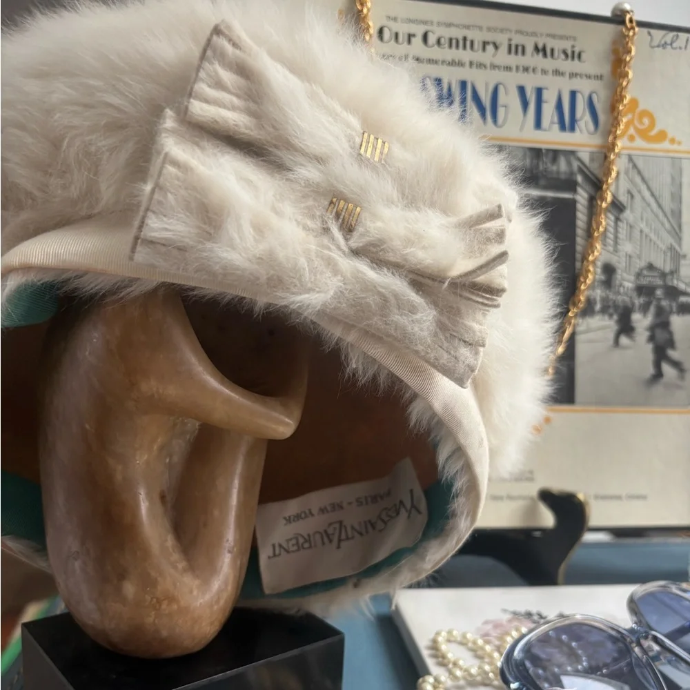 YSL fabulous vintage Fur Hat with Bow Accessories - Picture 8 of 16